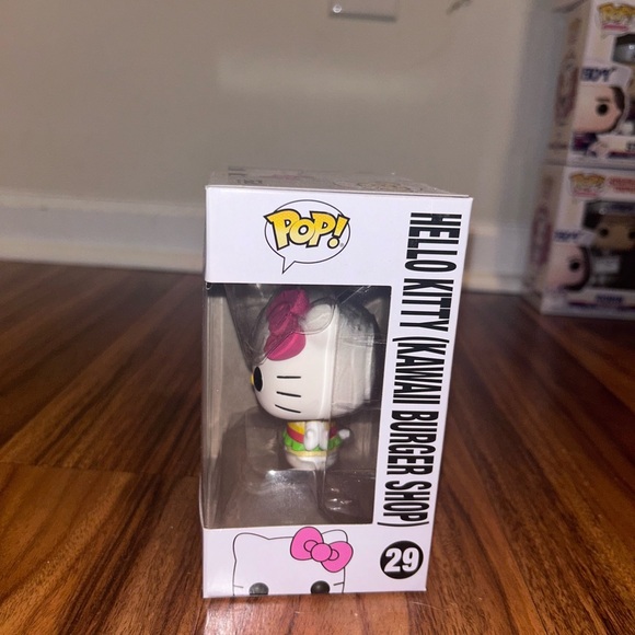Hello kitty burger funko pop - Picture 2 of 4